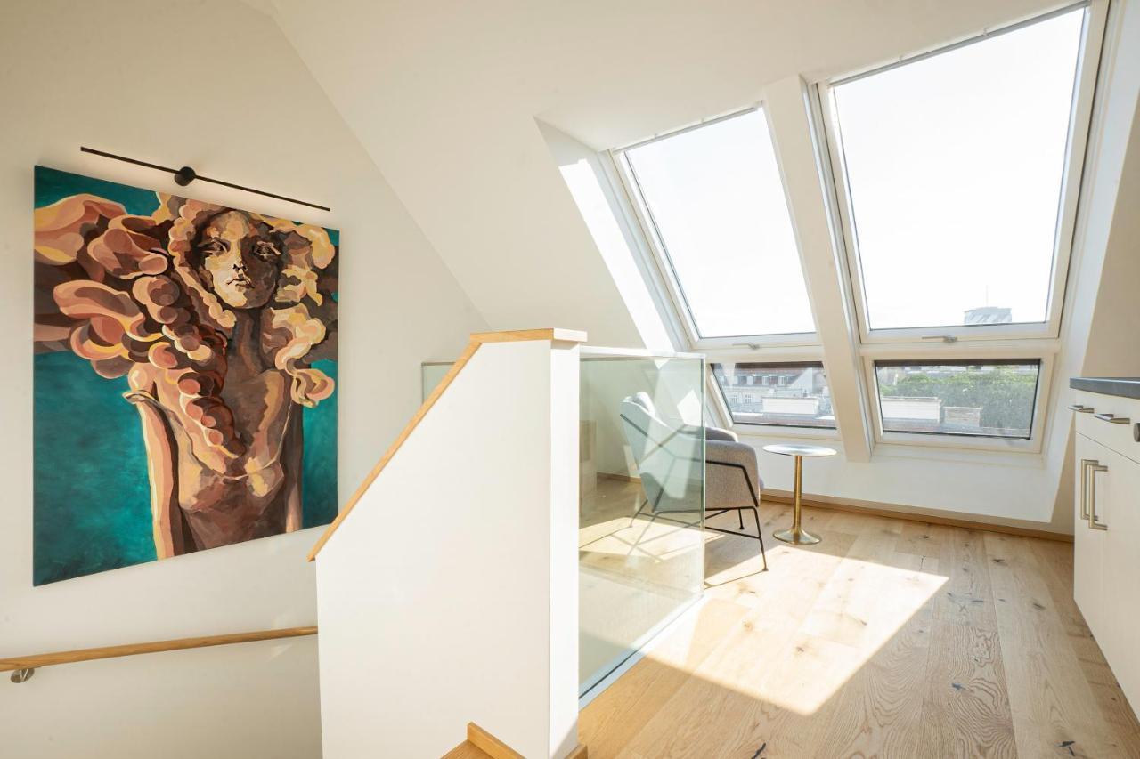 Orestaliving - Penthouse With Designer Renovation Wenen Buitenkant foto