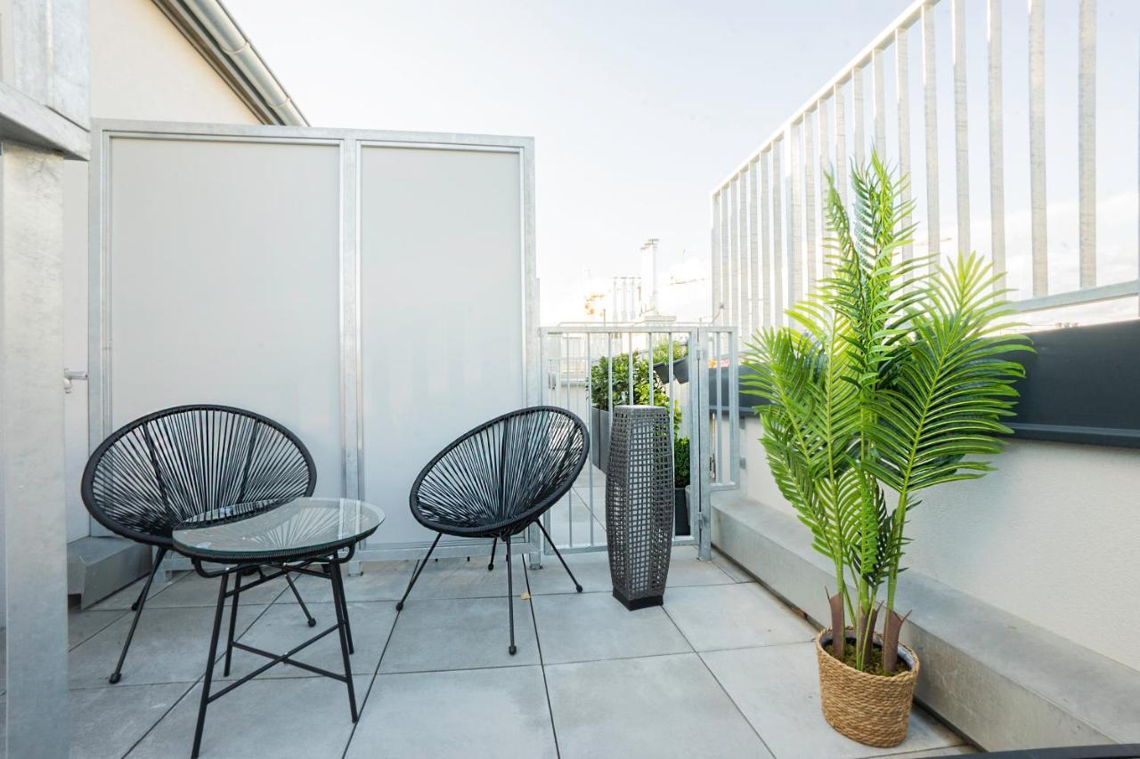 Orestaliving - Penthouse With Designer Renovation Wenen Buitenkant foto