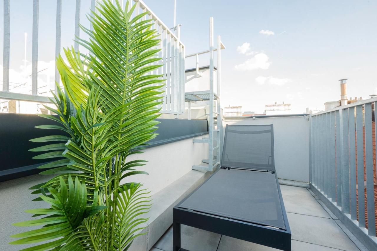 Orestaliving - Penthouse With Designer Renovation Wenen Buitenkant foto